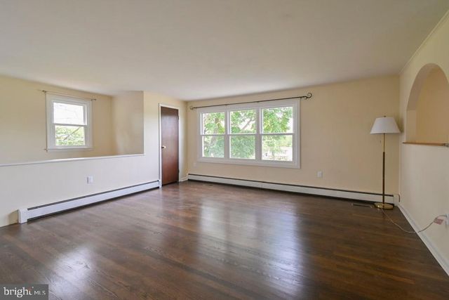 2217 CHARLES TOWN RD, Kearneysville, WV 25430