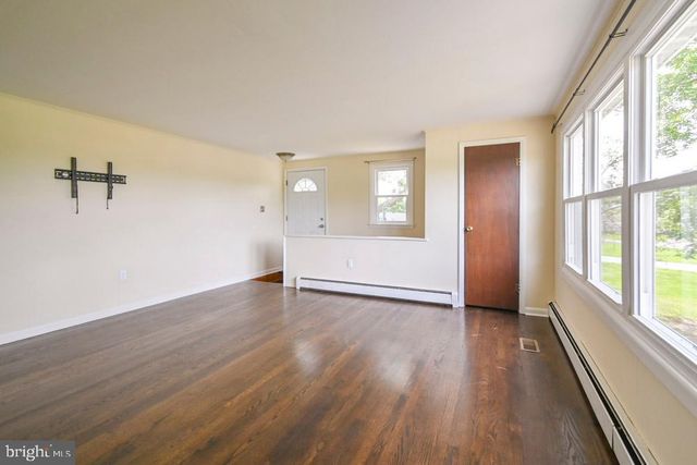 2217 CHARLES TOWN RD, Kearneysville, WV 25430