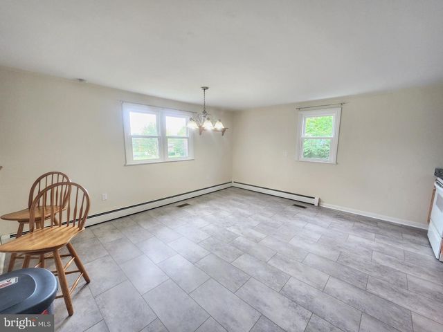 2217 CHARLES TOWN RD, Kearneysville, WV 25430
