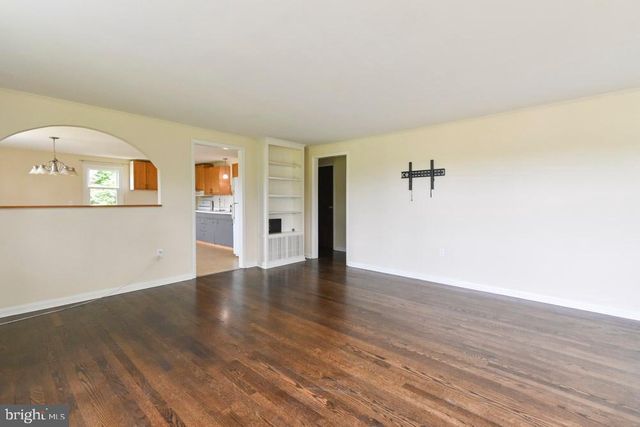 2217 CHARLES TOWN RD, Kearneysville, WV 25430