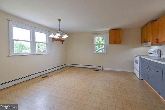 2217 CHARLES TOWN RD, Kearneysville, WV 25430