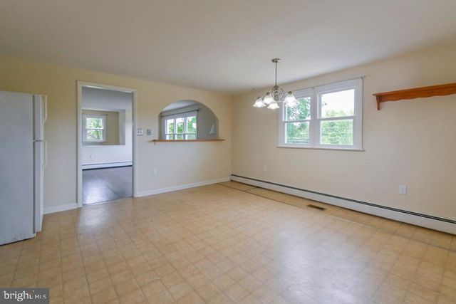 2217 CHARLES TOWN RD, Kearneysville, WV 25430