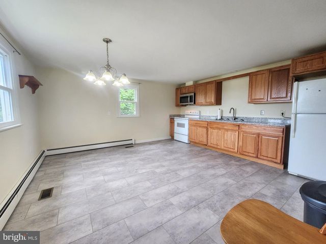 2217 CHARLES TOWN RD, Kearneysville, WV 25430