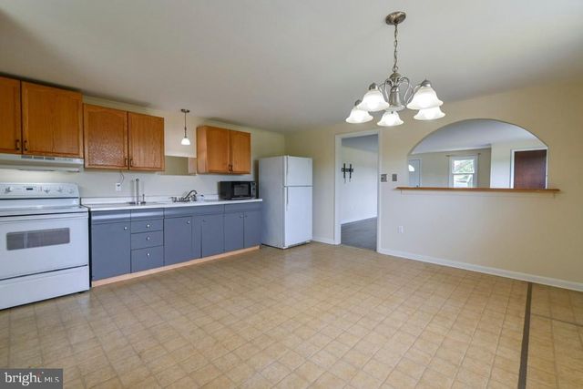 2217 CHARLES TOWN RD, Kearneysville, WV 25430