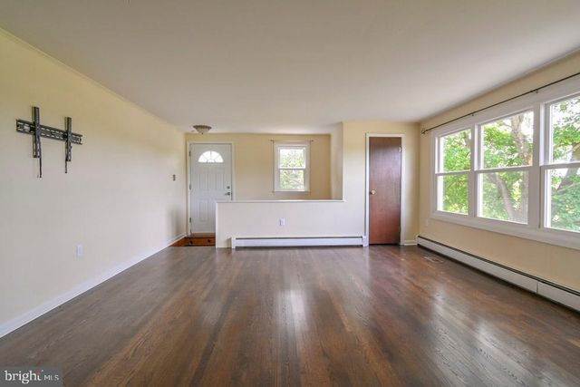 2217 CHARLES TOWN RD, Kearneysville, WV 25430