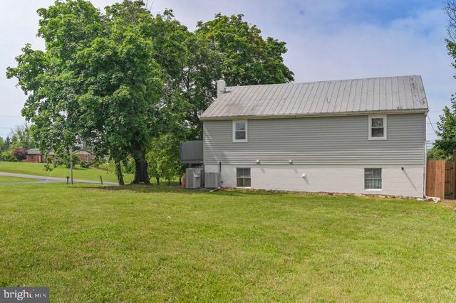 2217 CHARLES TOWN RD, Kearneysville, WV 25430