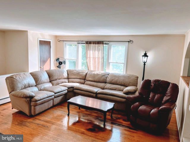 2217 CHARLES TOWN RD, Kearneysville, WV 25430
