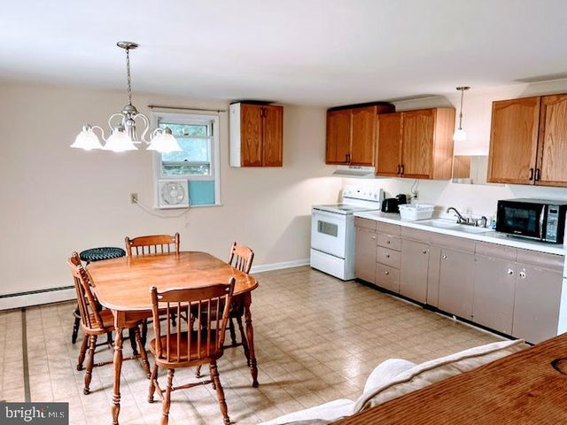 2217 CHARLES TOWN RD, Kearneysville, WV 25430