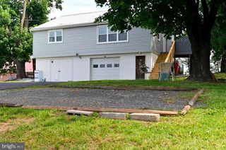 2217 CHARLES TOWN RD, Kearneysville, WV 25430