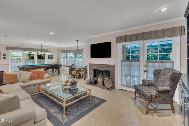 11923 Brentwood Grove Drive, Los Angeles, CA 90049