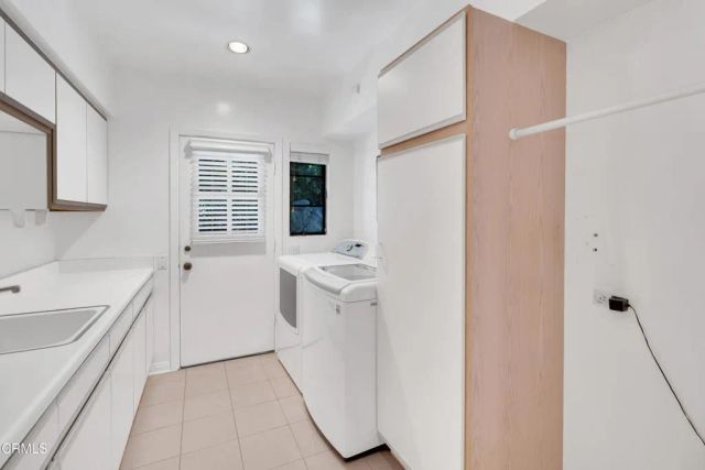 11923 Brentwood Grove Drive, Los Angeles, CA 90049