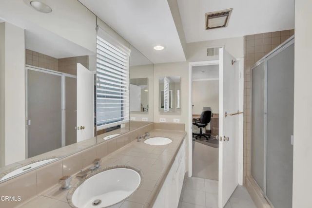 11923 Brentwood Grove Drive, Los Angeles, CA 90049