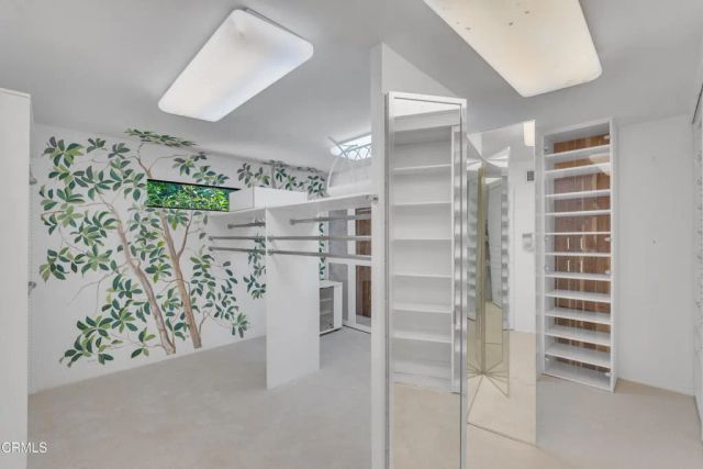 11923 Brentwood Grove Drive, Los Angeles, CA 90049
