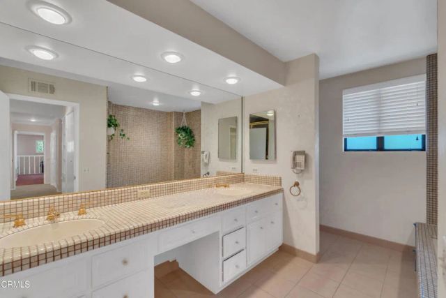 11923 Brentwood Grove Drive, Los Angeles, CA 90049