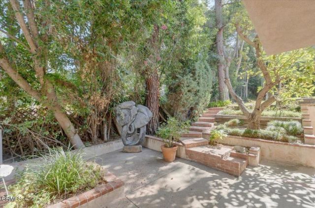 11923 Brentwood Grove Drive, Los Angeles, CA 90049