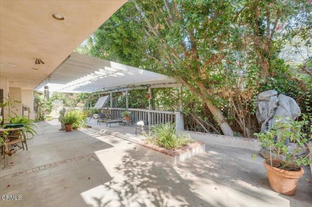 11923 Brentwood Grove Drive, Los Angeles, CA 90049