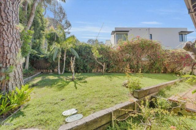 11923 Brentwood Grove Drive, Los Angeles, CA 90049