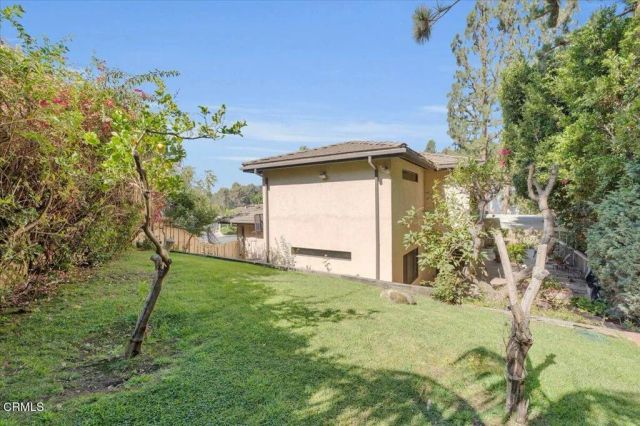 11923 Brentwood Grove Drive, Los Angeles, CA 90049