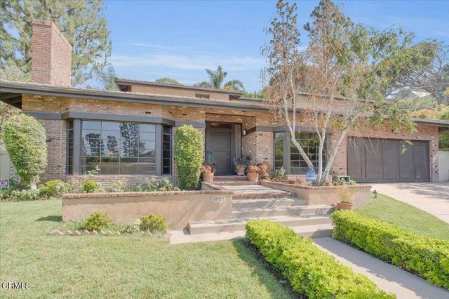 11923 Brentwood Grove Drive, Los Angeles, CA 90049