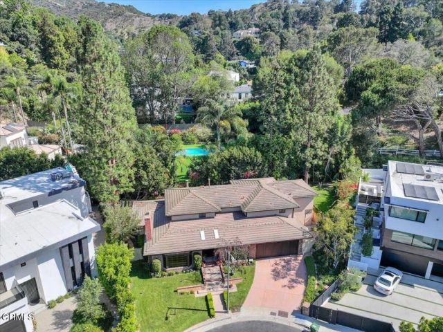 11923 Brentwood Grove Drive, Los Angeles, CA 90049