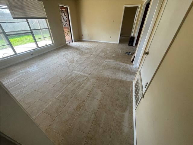 7429 Piper Dr, Corpus Christi, TX 78412