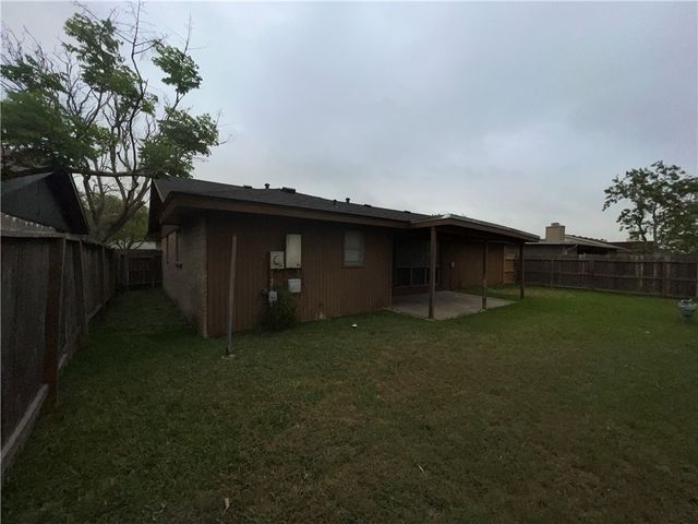 7429 Piper Dr, Corpus Christi, TX 78412