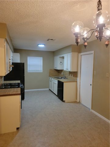 7429 Piper Dr, Corpus Christi, TX 78412