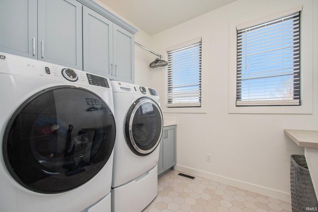 11376 Denver Ridge Court, Osceola, IN 46561