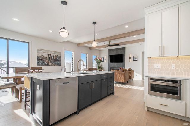 11376 Denver Ridge Court, Osceola, IN 46561