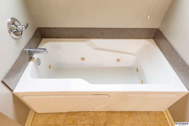 9806 Florence Street, La Vista, NE 68128