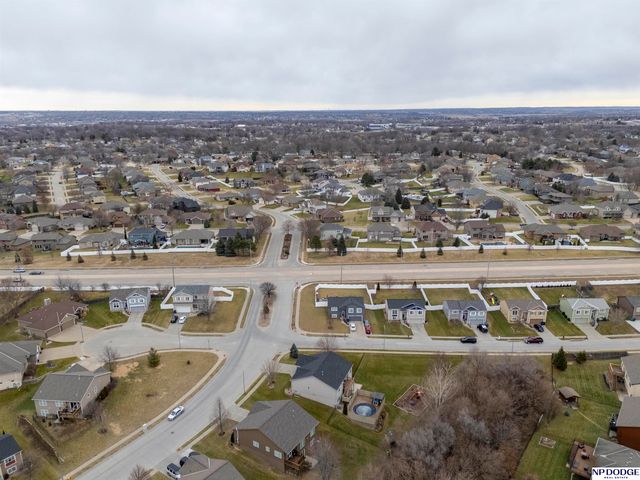 9806 Florence Street, La Vista, NE 68128