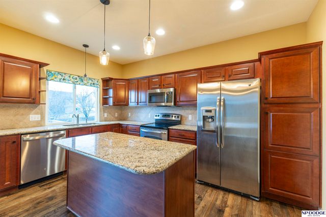 9806 Florence Street, La Vista, NE 68128