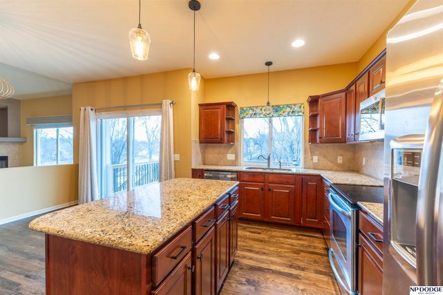 9806 Florence Street, La Vista, NE 68128