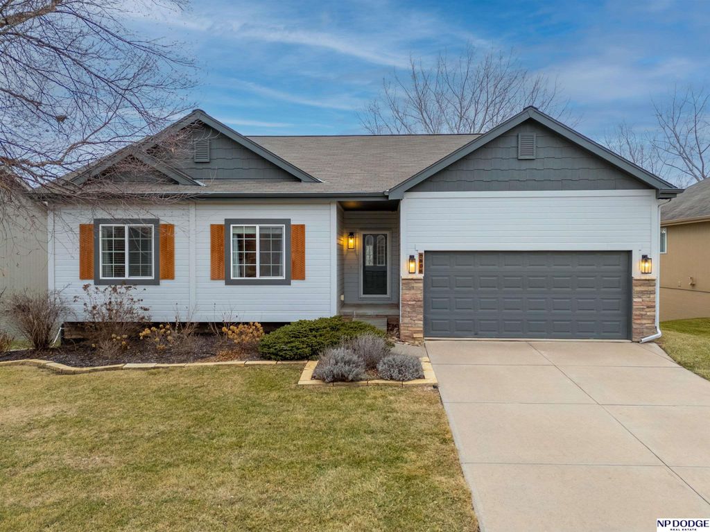 9806 Florence Street, La Vista, NE 68128