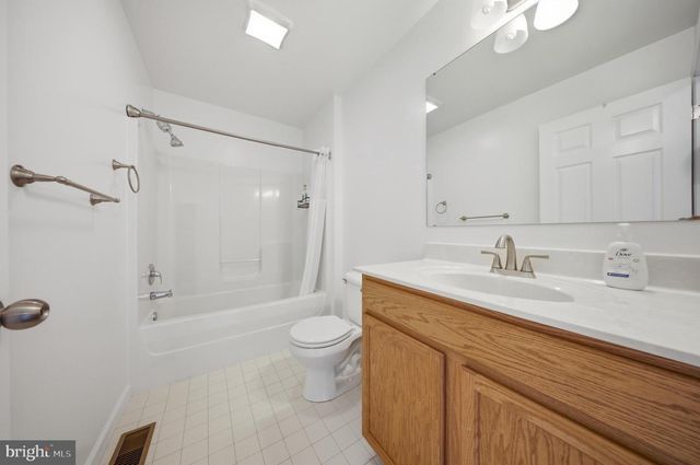 237 MULLEN DR, Avondale, PA 19311