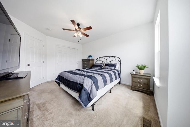 237 MULLEN DR, Avondale, PA 19311