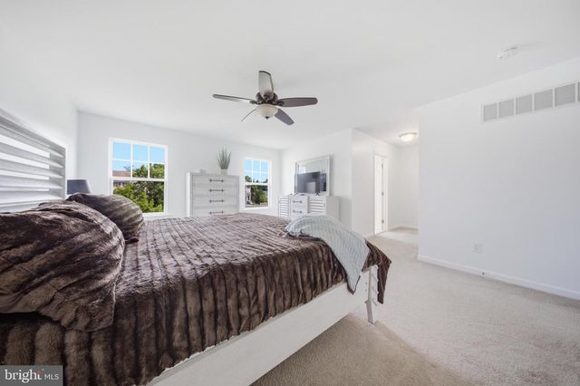 237 MULLEN DR, Avondale, PA 19311