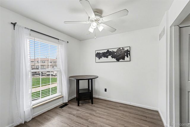 20036 Village Green Court, Brownstown Charter Township, MI 48183