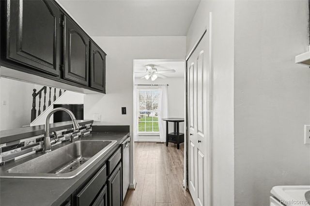 20036 Village Green Court, Brownstown Charter Township, MI 48183