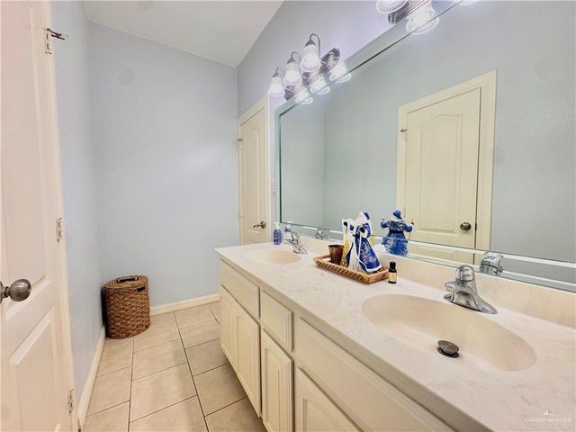 407 S Woodland Drive, Pharr, TX 78577