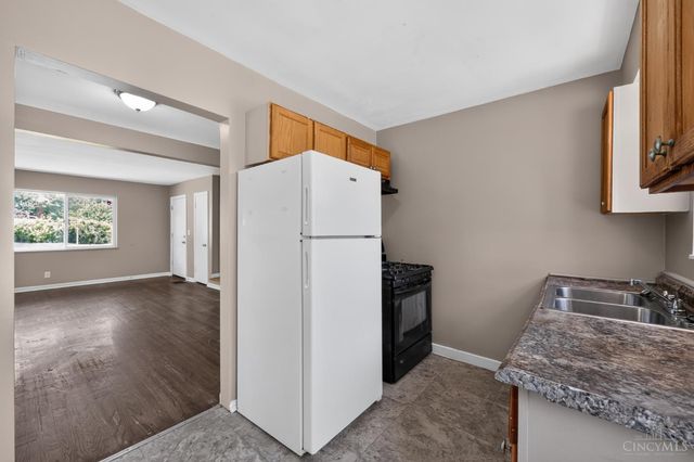 1263 W Galbraith Road, Cincinnati, OH 45231
