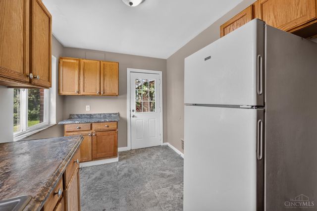 1263 W Galbraith Road, Cincinnati, OH 45231