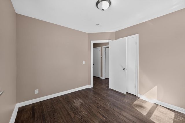 1263 W Galbraith Road, Cincinnati, OH 45231