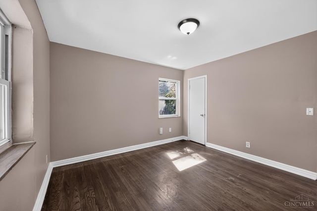 1263 W Galbraith Road, Cincinnati, OH 45231