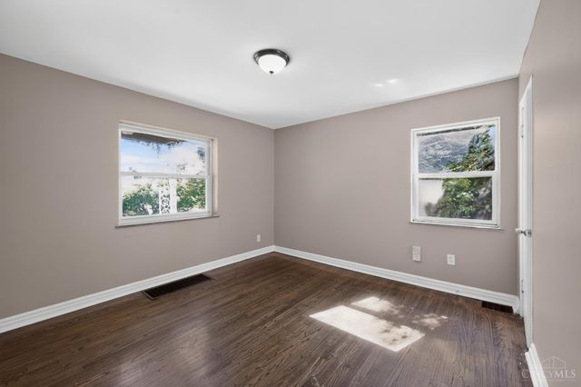 1263 W Galbraith Road, Cincinnati, OH 45231