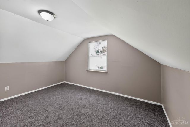 1263 W Galbraith Road, Cincinnati, OH 45231
