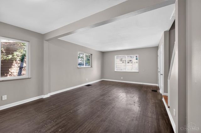 1263 W Galbraith Road, Cincinnati, OH 45231