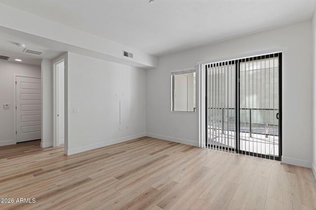 7300 E EARLL Drive 1018, Scottsdale, AZ 85251