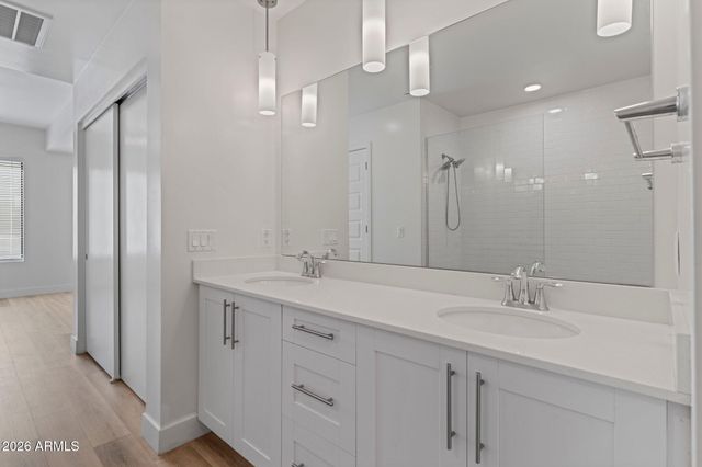 7300 E EARLL Drive 1018, Scottsdale, AZ 85251