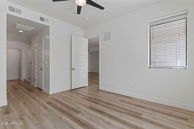 7300 E EARLL Drive 1018, Scottsdale, AZ 85251